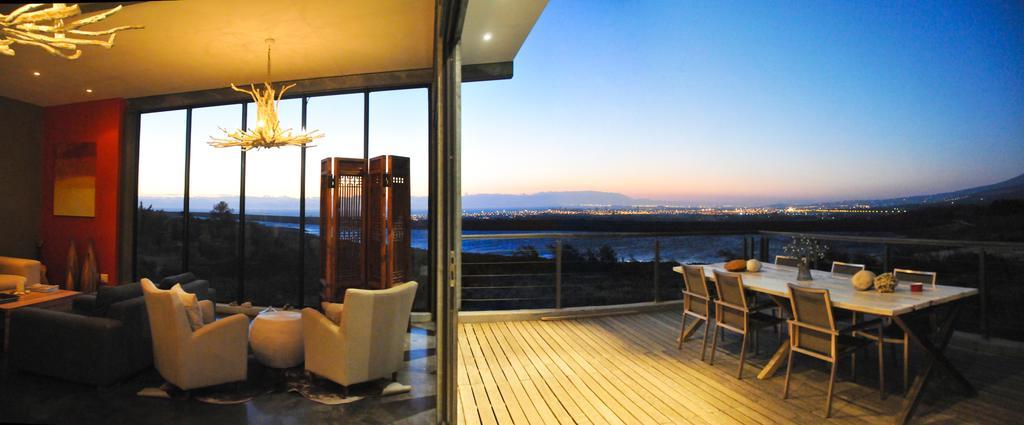 Colourful Manor Guesthouse Cape Town Exterior photo