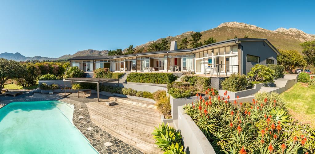Colourful Manor Guesthouse Cape Town Exterior photo