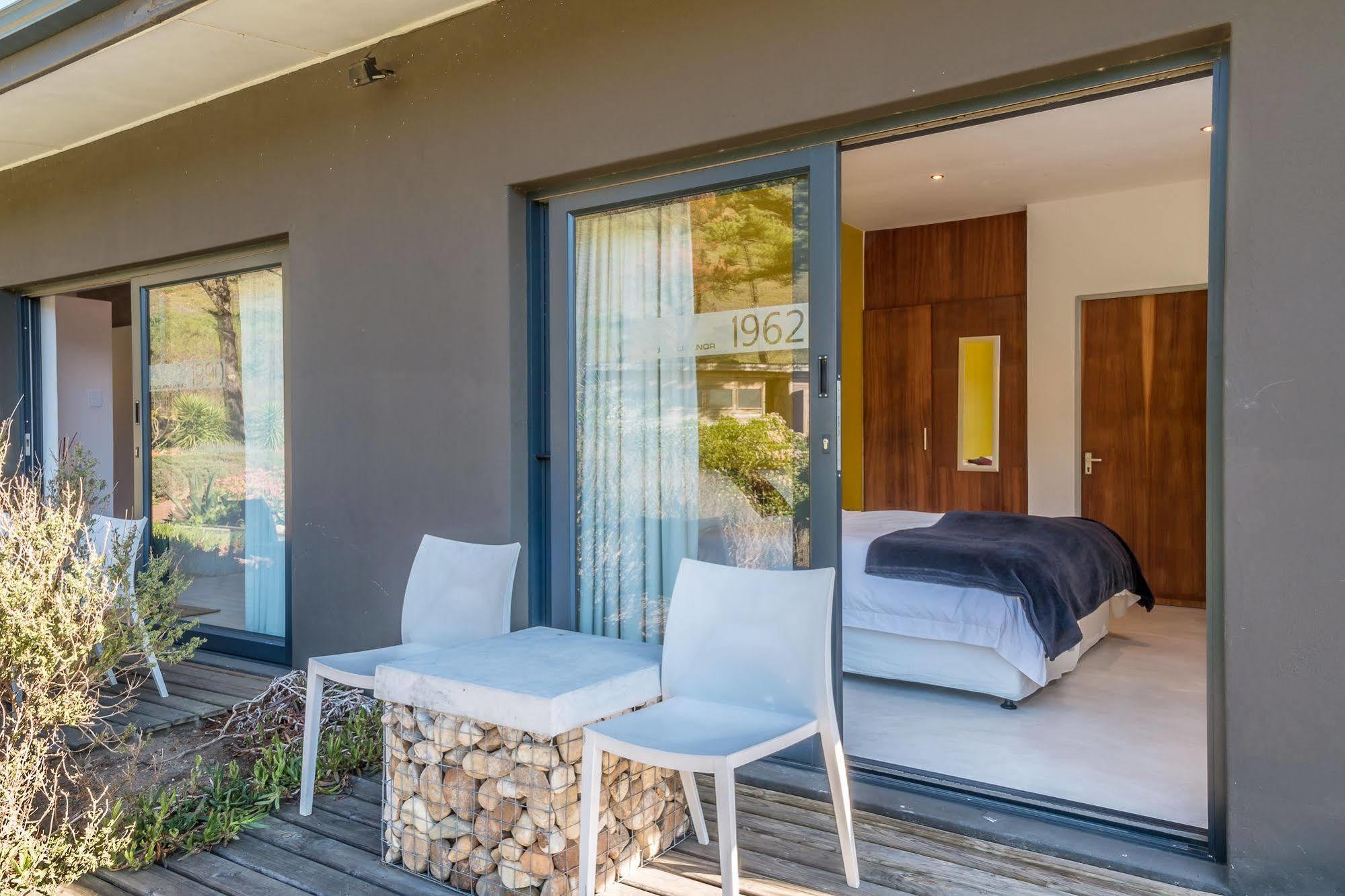 Colourful Manor Guesthouse Cape Town Exterior photo