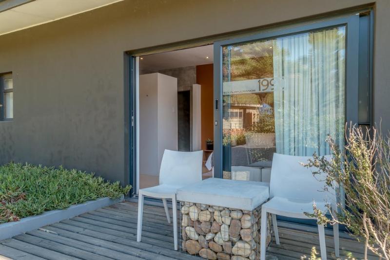 Colourful Manor Guesthouse Cape Town Exterior photo